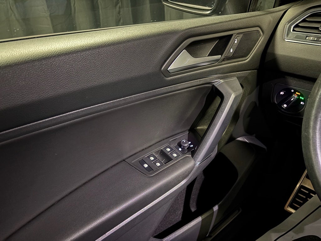 2020 Volkswagen Tiguan 2.0T SE R-Line Black