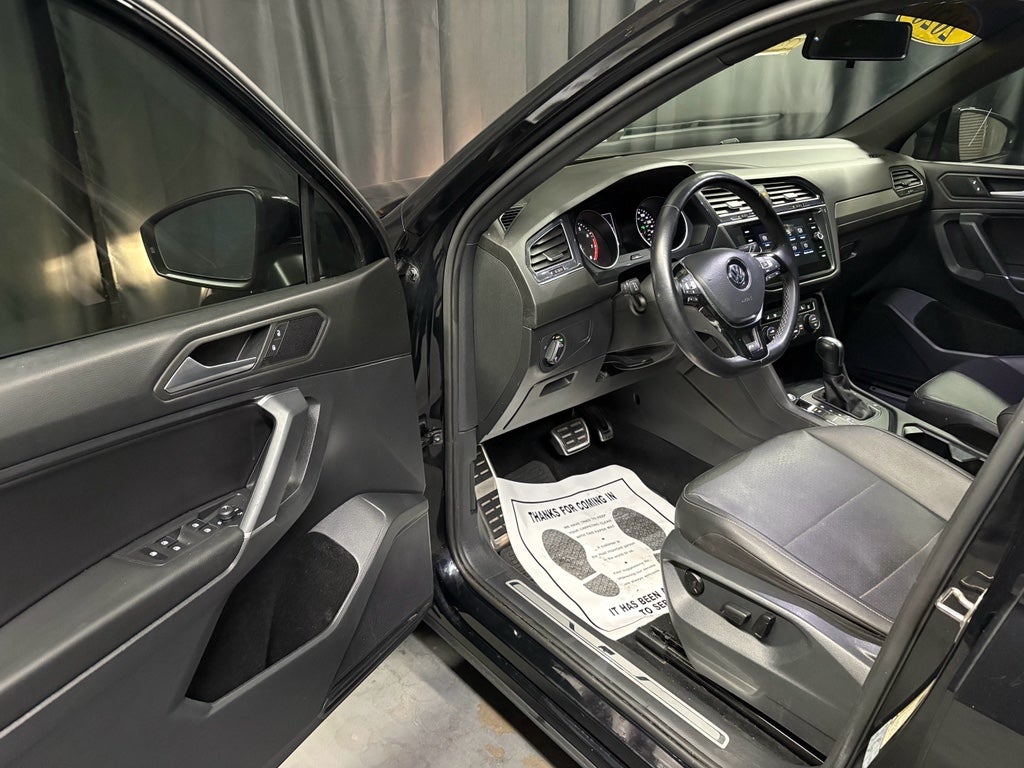 2020 Volkswagen Tiguan 2.0T SE R-Line Black