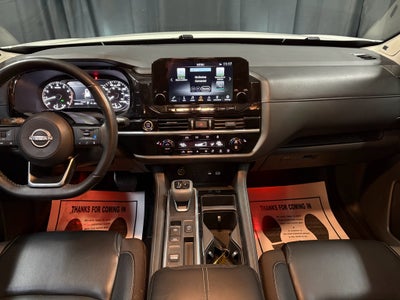 2024 Nissan Pathfinder SL