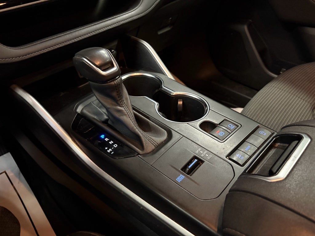 2020 Toyota Highlander LE