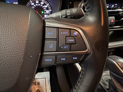 2020 Toyota Highlander LE