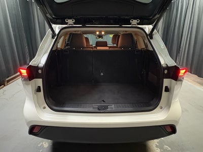 2020 Toyota Highlander LE