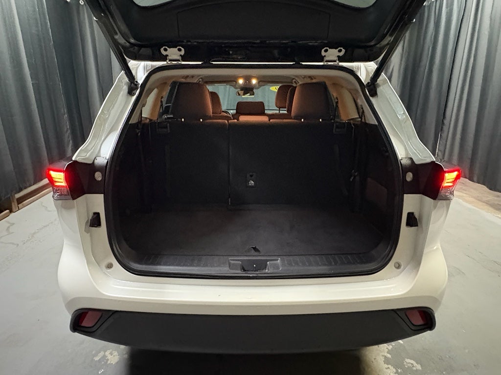 2020 Toyota Highlander LE