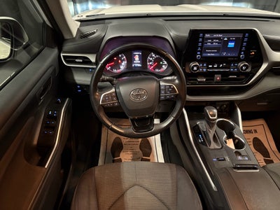 2020 Toyota Highlander LE