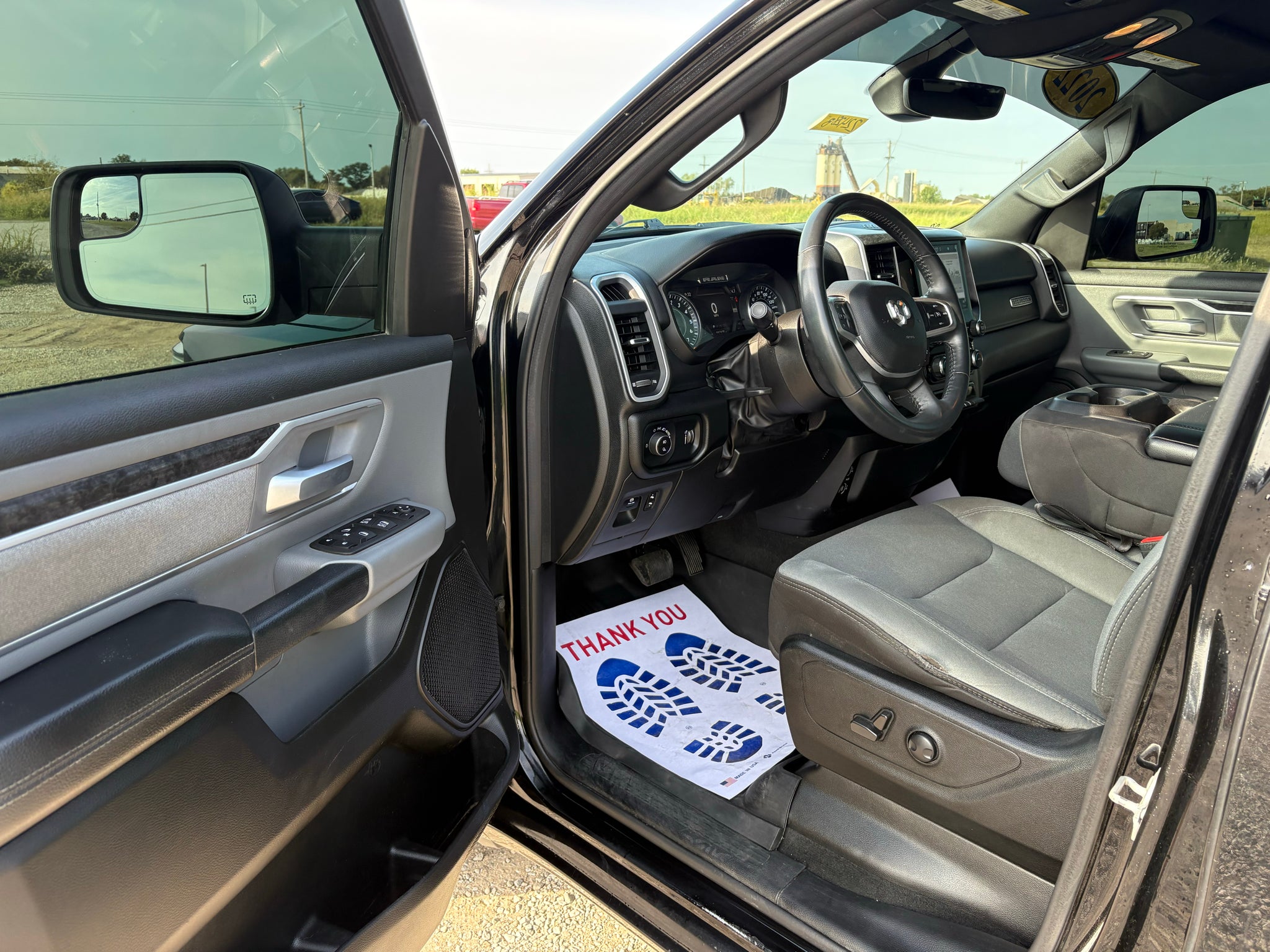 2022 RAM 1500 Big Horn Crew Cab 4x4 5'7" Box
