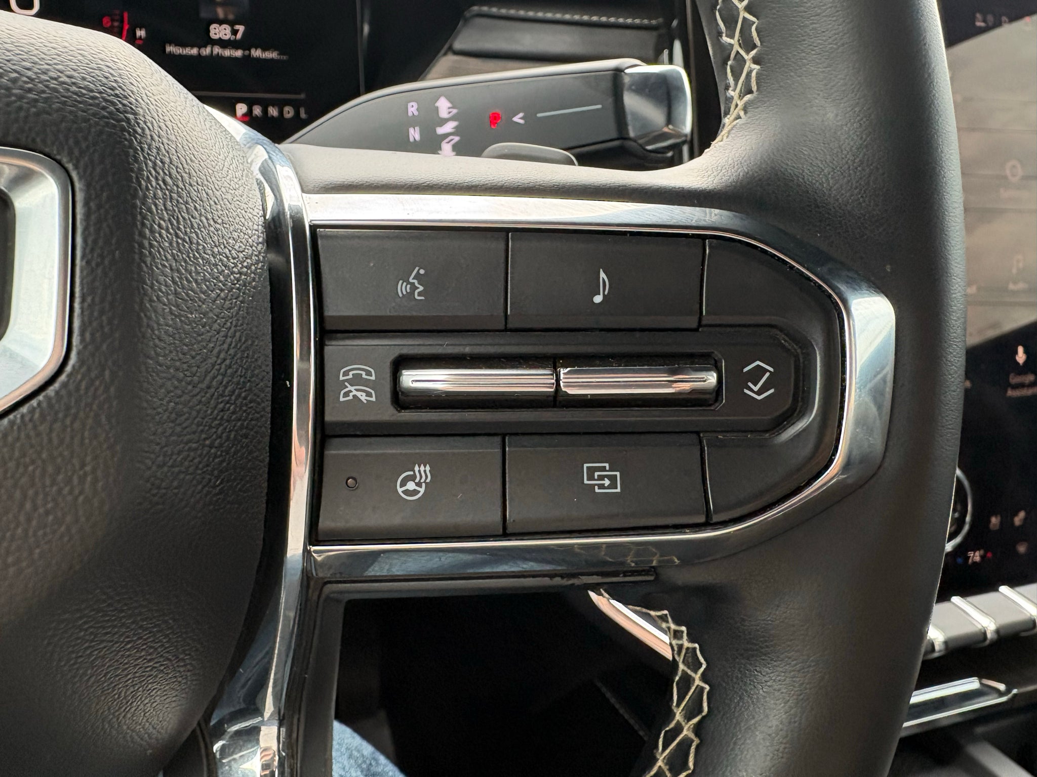 2024 GMC Acadia Denali