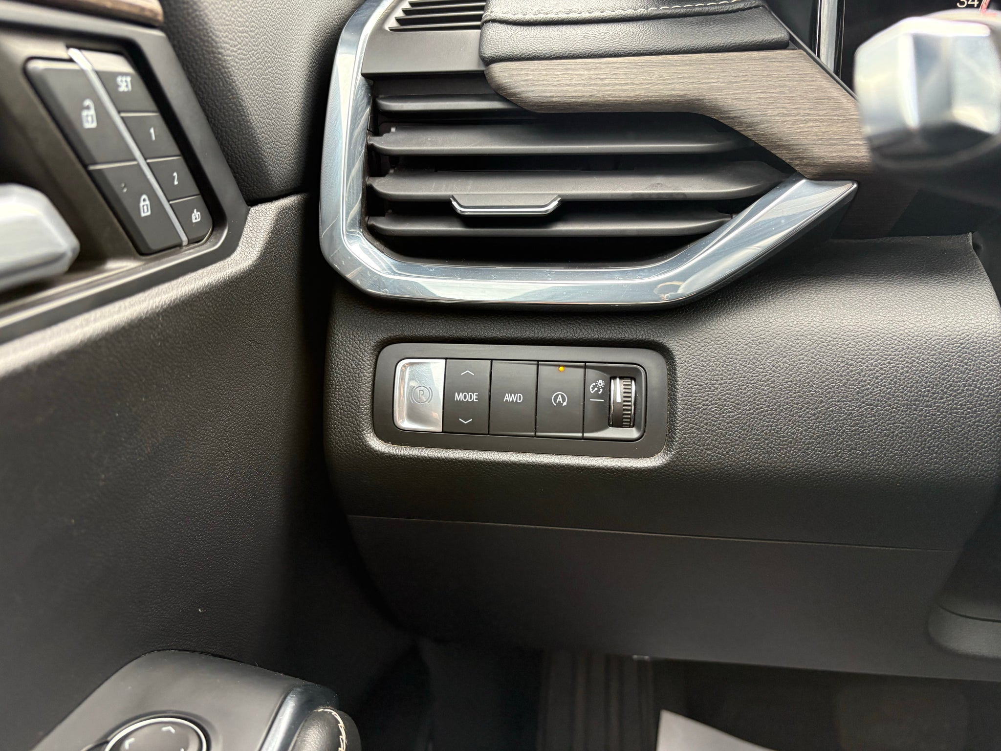 2024 GMC Acadia Denali