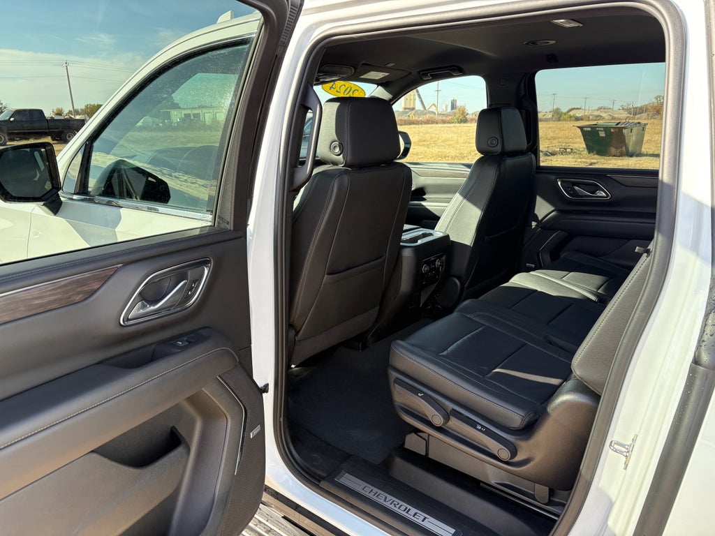 2024 Chevrolet Suburban LT