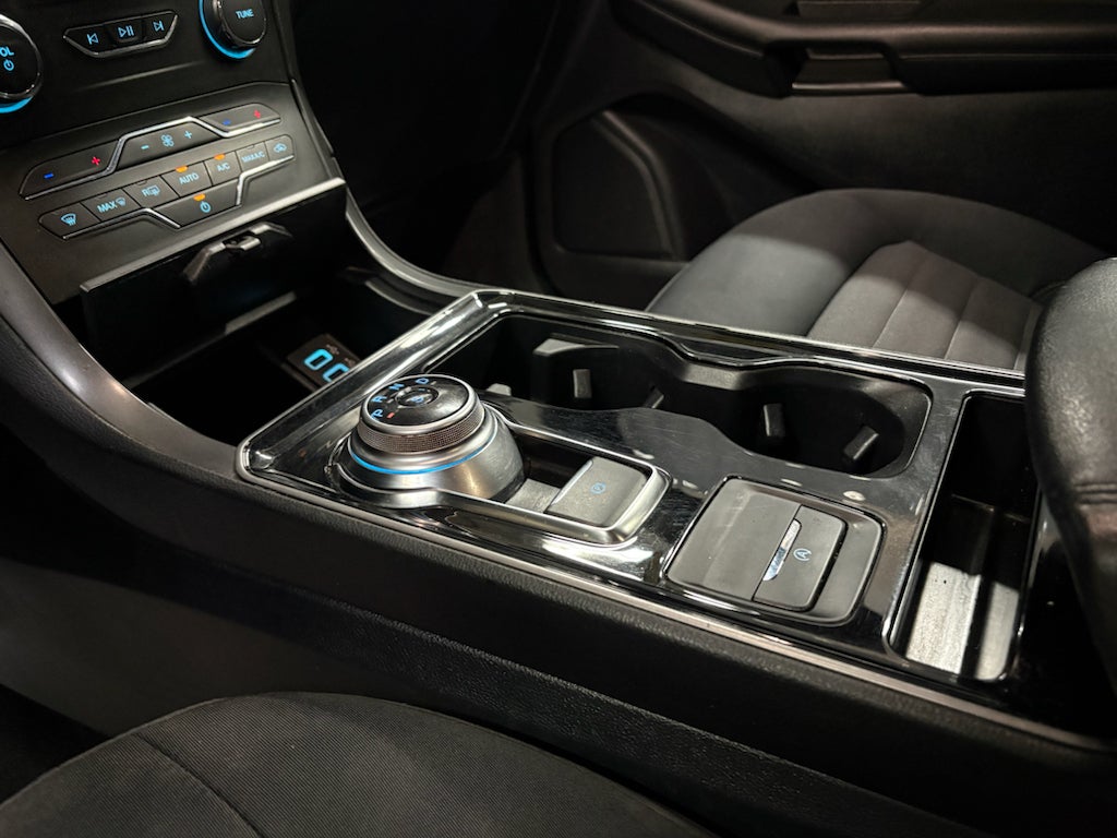 2020 Ford Edge SE