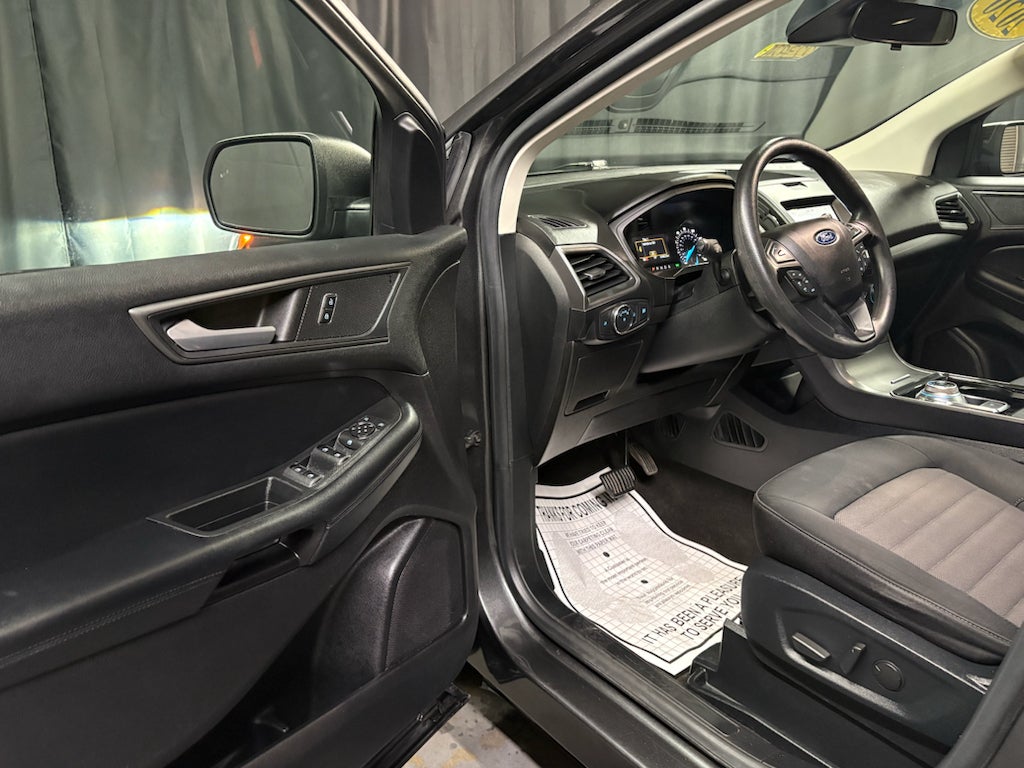 2020 Ford Edge SE